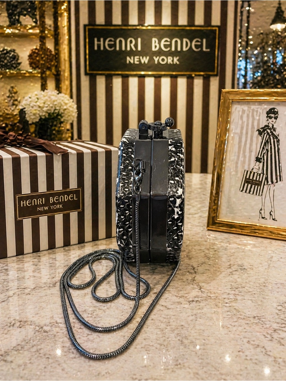 Henri Bendel Black & White Snake Print Leather Octagon Crossbody Party Bag - Picture 2 of 6